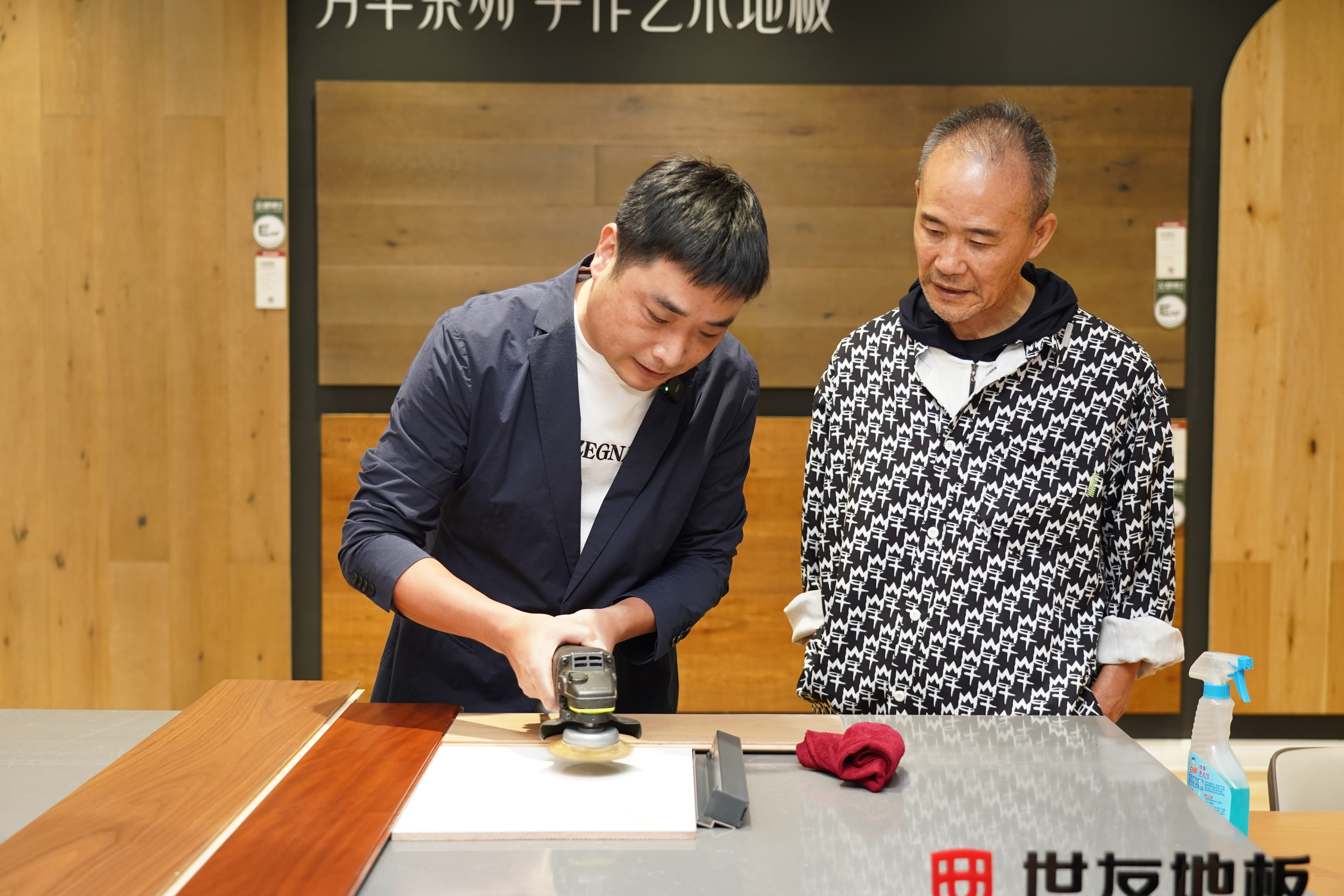 共建綠色生態(tài) 共鑒超級品質(zhì)，綠色品質(zhì)大使王石高度評價世友客臥通鋪地板